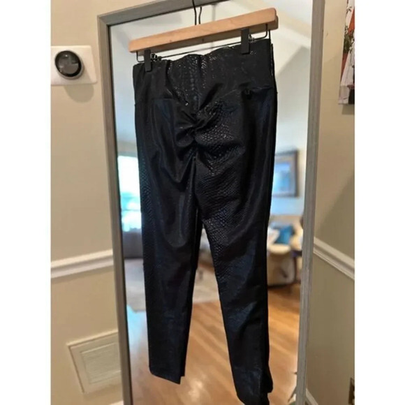 WHITE‎ Birch Shiny Faux Leather High Waisted Leggings - Picture 3 of 4